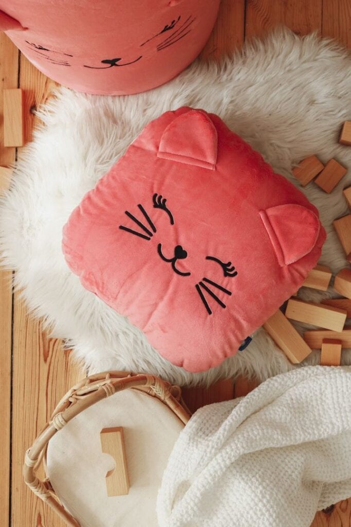 poduszka truskawkowy kotek