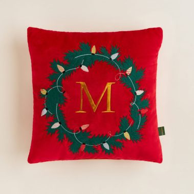 Świąteczna poduszka dekoracyjna Świąteczny Wieniec z monogramem - Czerwona